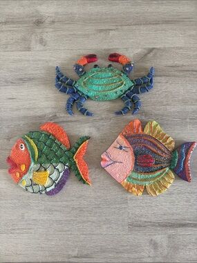 Decorative Colorful Fish Crab Wall Accents  Vibrant Sea Life Set of 3 Sparkly